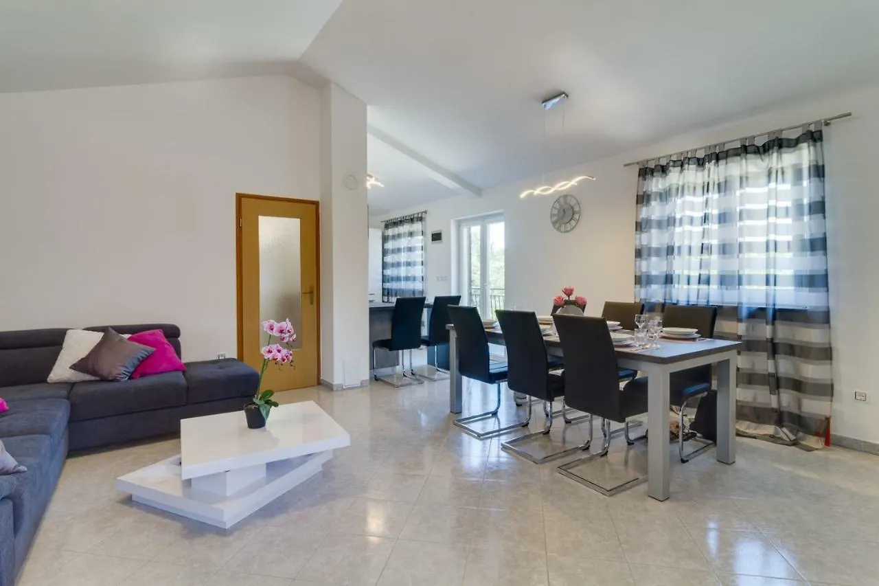 Lovely Villa Piljan With A Private Swimming Pool Bokordići