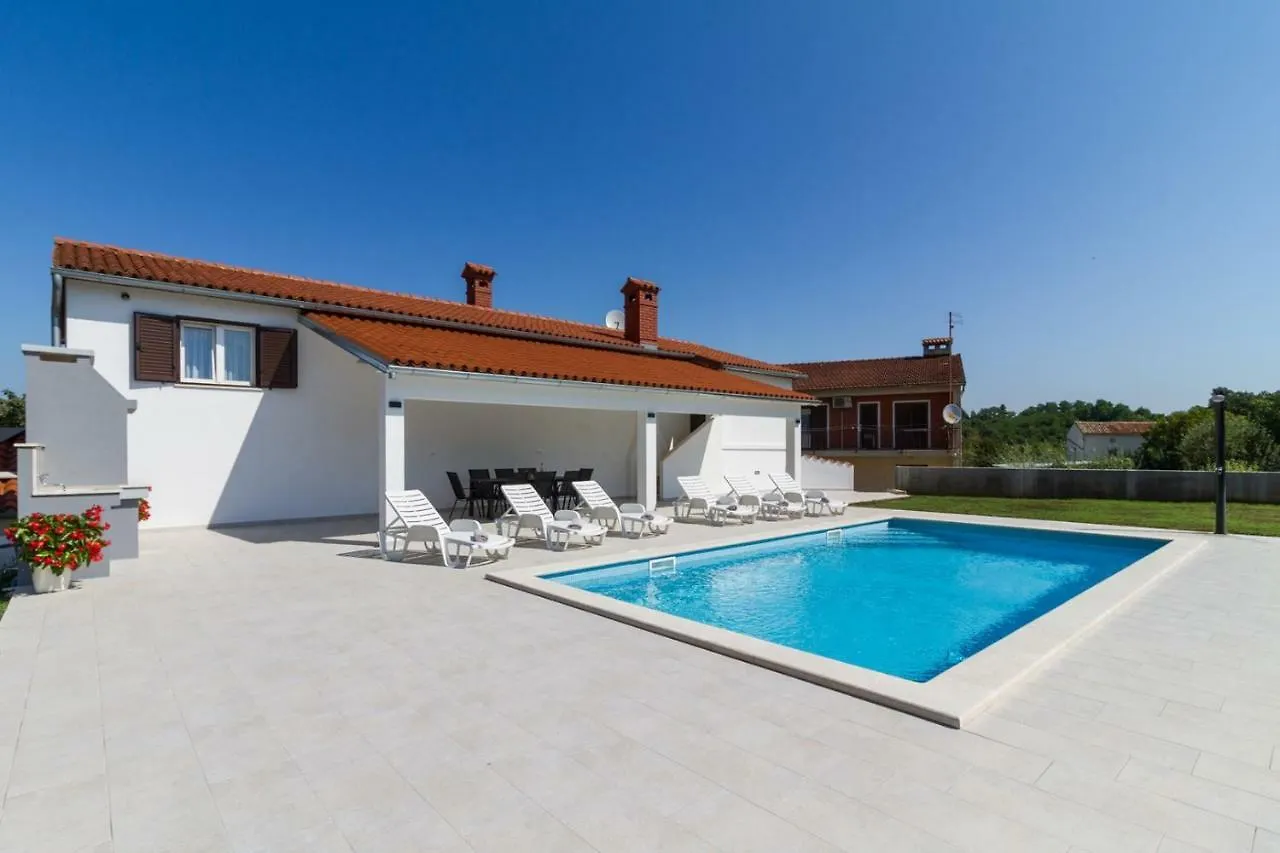 Lovely Villa Piljan With A Private Swimming Pool Bokordići