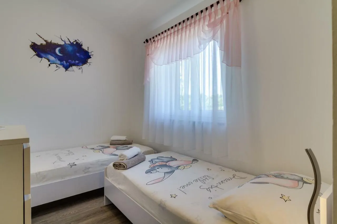 Lovely Villa Piljan With A Private Swimming Pool Bokordići
